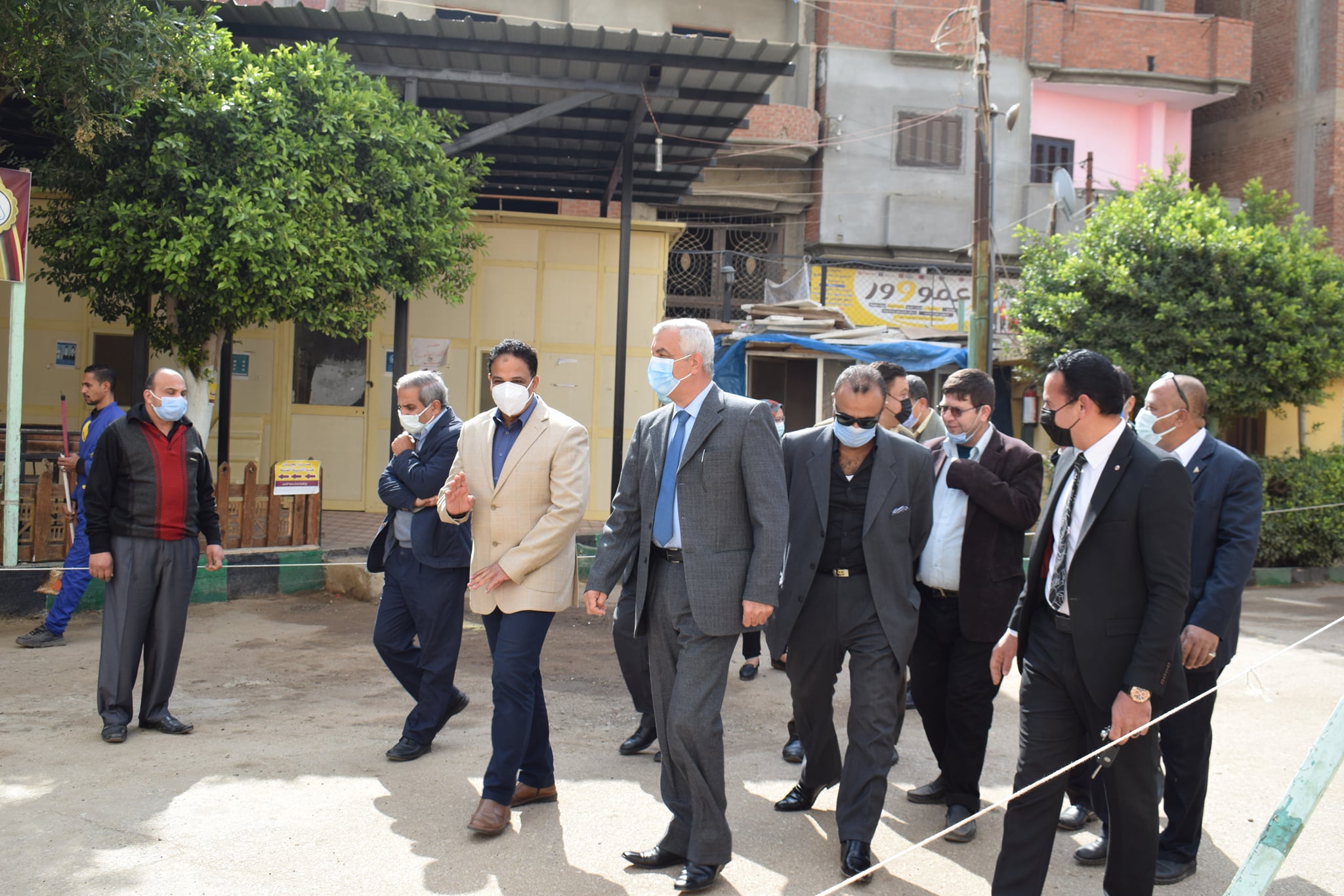 The university president checks the first semester qualitative tests.