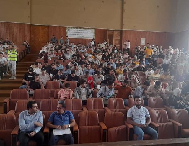عميد "هندسة شبين الكوم" يستقبل الطلاب الجدد