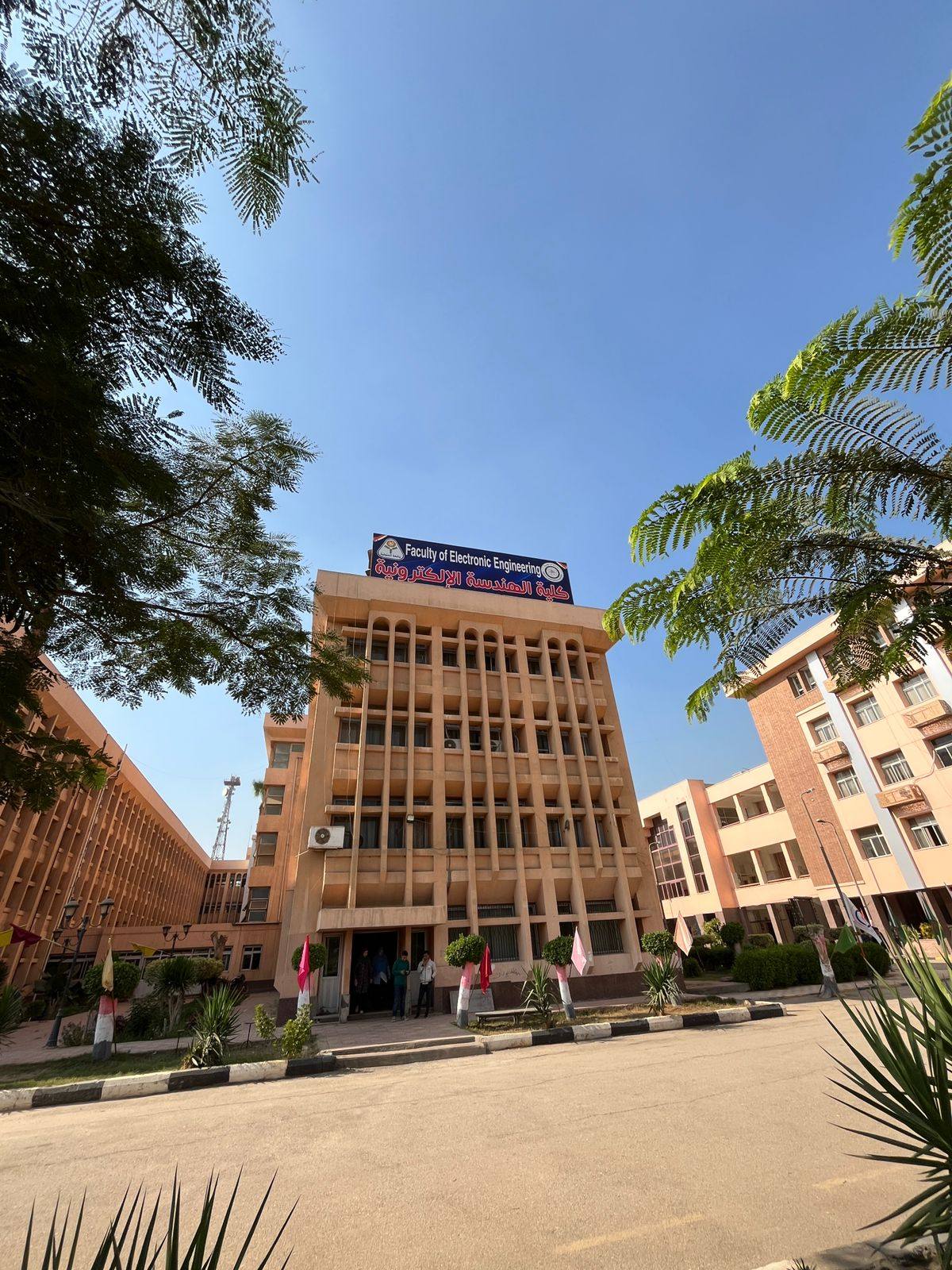 فوز الطالب محمد أحمد سعيد عبده ، بأفضل صورة فوتوغرافية للكلية لهذا العام