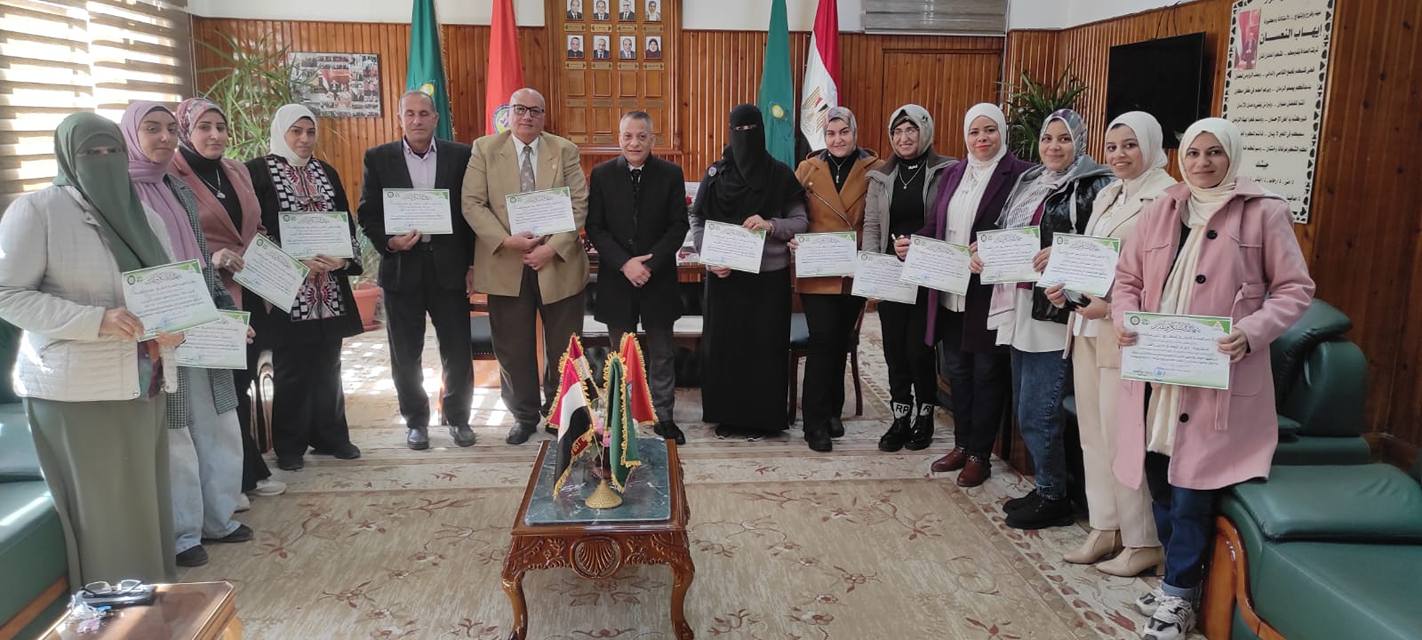 "تتويج أخضر جديد… كلية الاقتصاد المنزلي ثانيًا في مسابقة التميز البيئي على مستوى الجامعة"