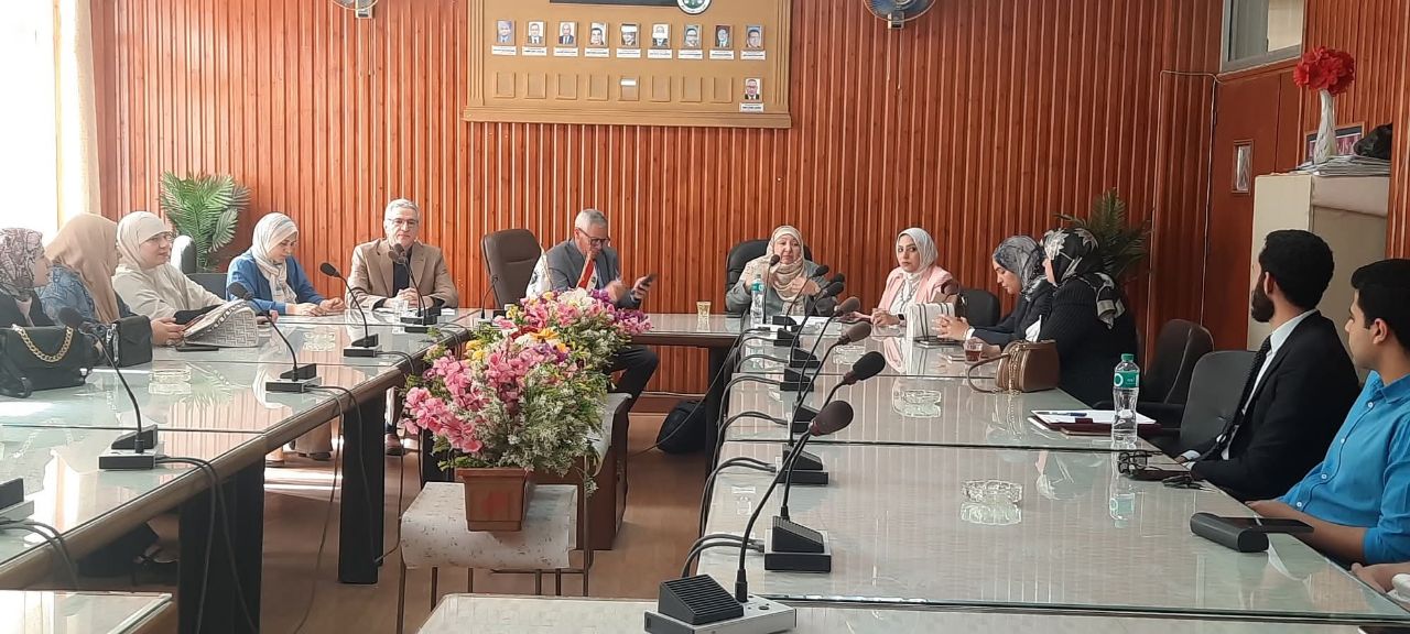 مدير مركز ضمان الجوده ونائبا فى زياره لكليه الحقوق  جامعه المنوفيه 