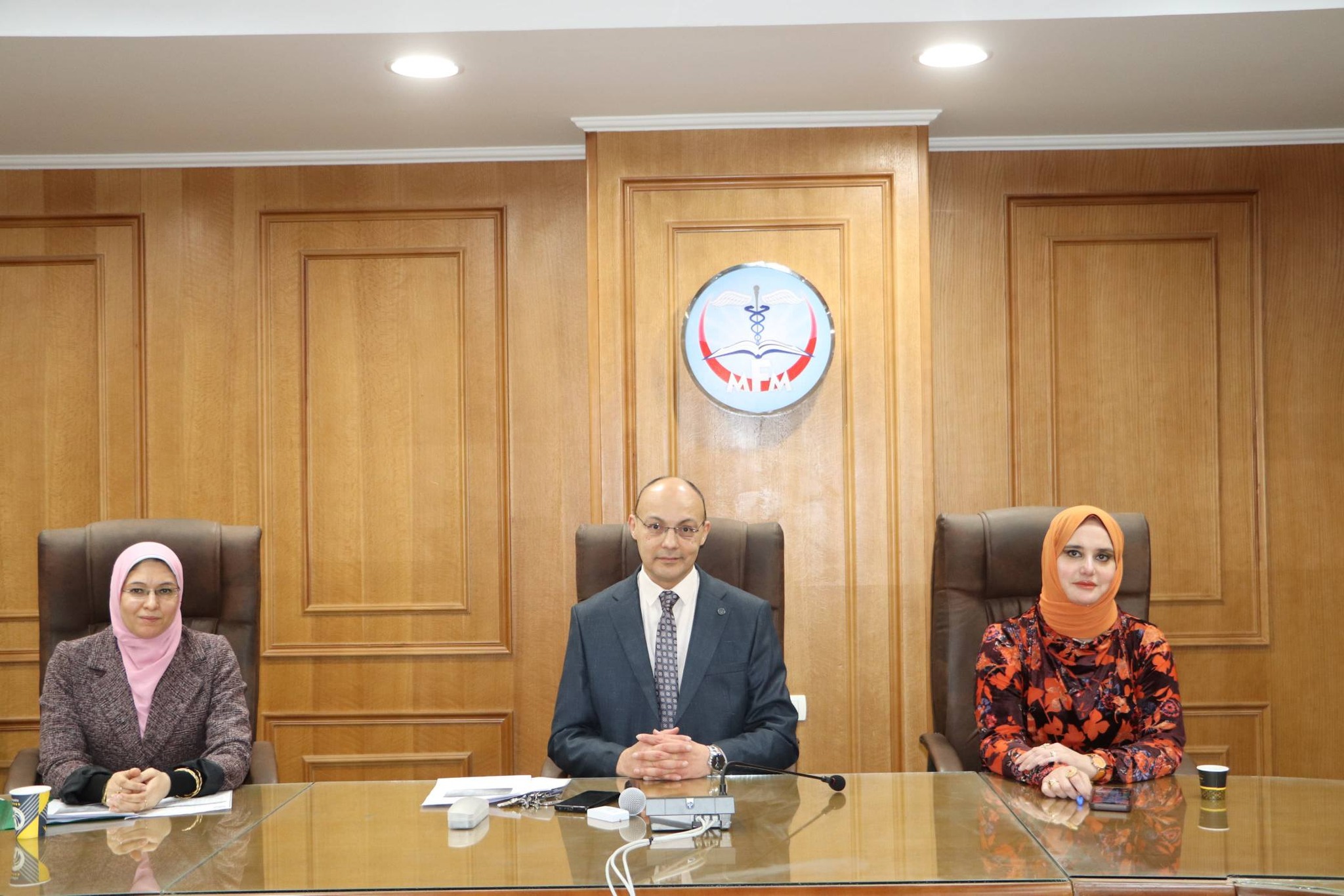 عميد الكلية يرأس اجتماع مجلس إدارة برنامج الطب والجراحة المتميز