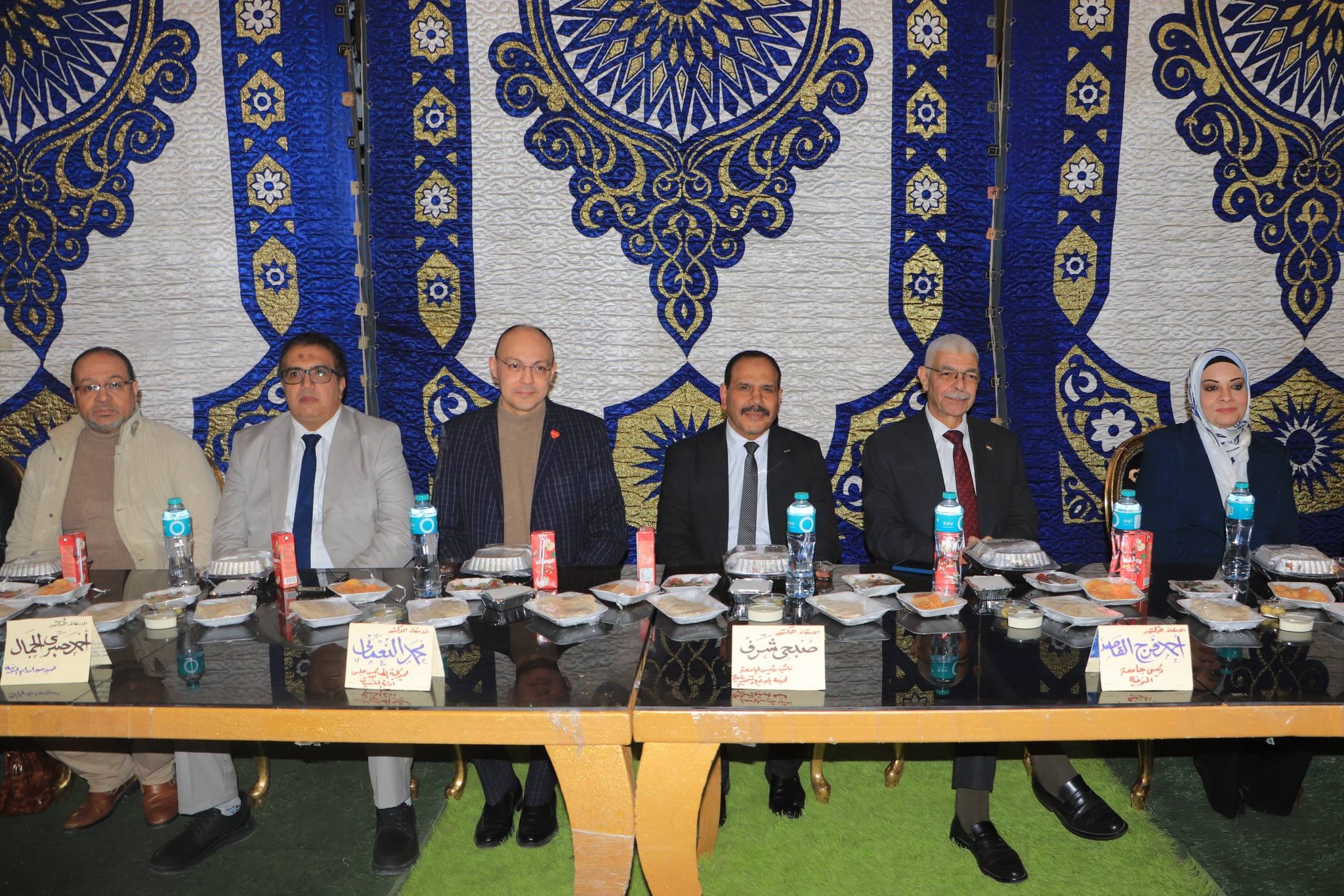 رئيس جامعة المنوفية يشارك الأطقم الطبية الإفطار ويؤكد دعمه الكامل للمنظومة الصحية