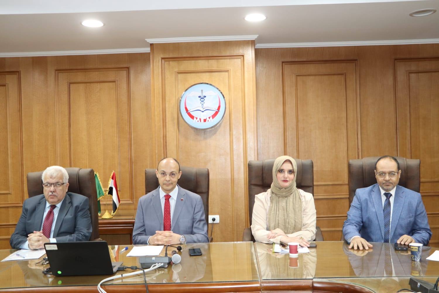 مجلس كلية الطب يعقد جلسته الثانية للعام الجامعي 2025-2026