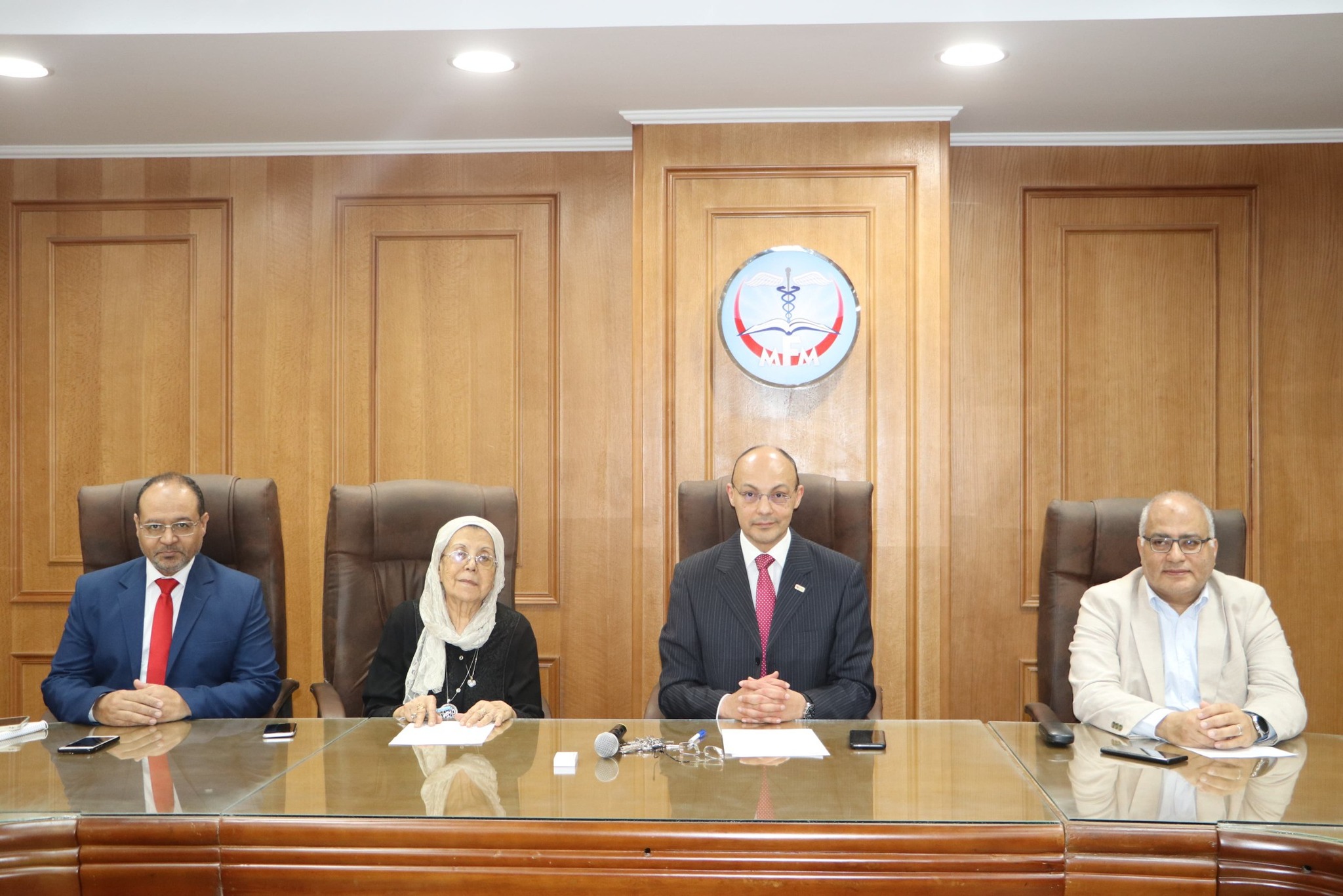 عميد الكلية يترأس اجتماع مجلس إدارة الدبلومة المهنية لجودة الرعاية الصحية