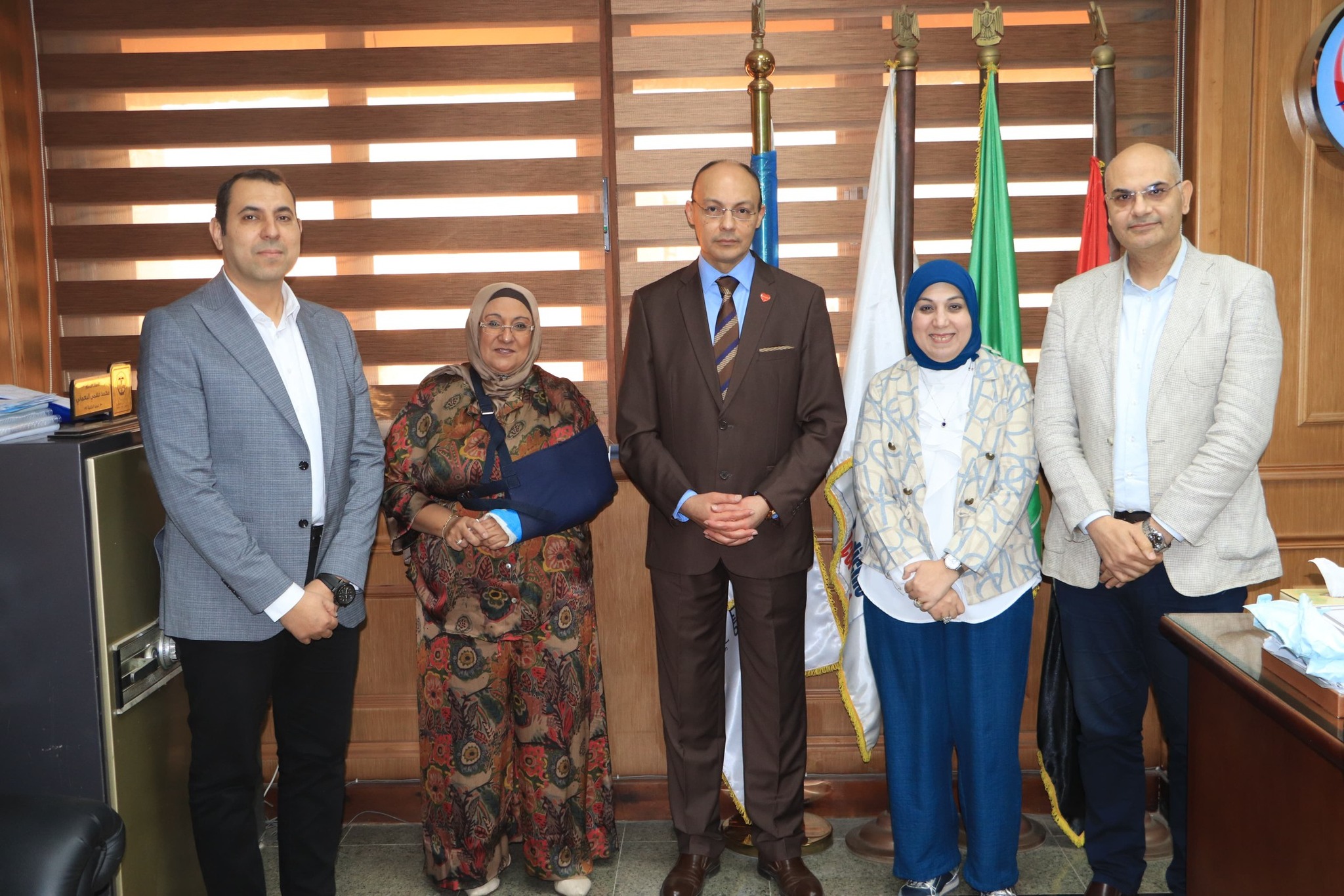 عميد الكلية يستقبل لجنة المتابعة والدعم لتدريب أطباء الامتياز بتكليف من لجنة قطاع الدراسات الطبية 