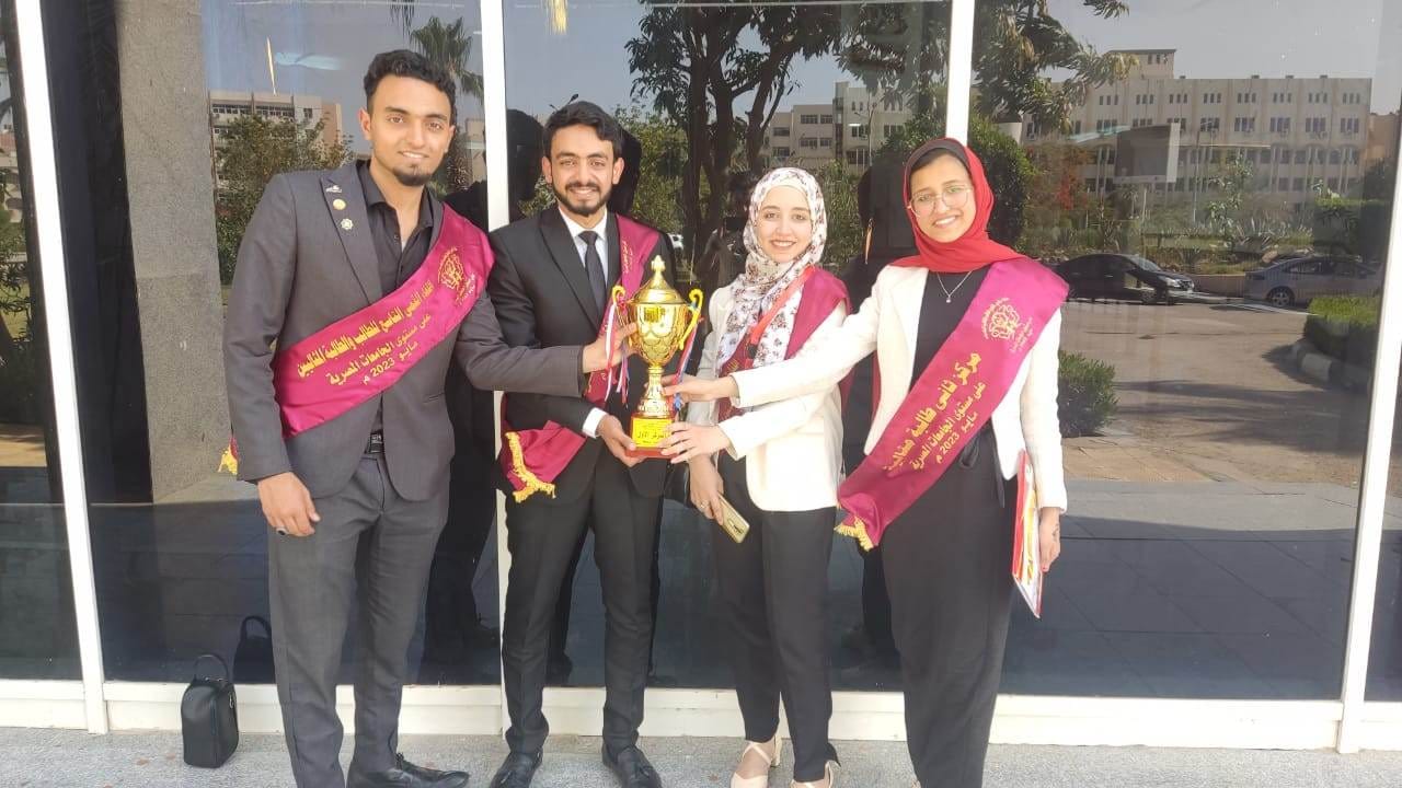 الطالب المثالي علي مستوى جامعات جمهورية العربية
