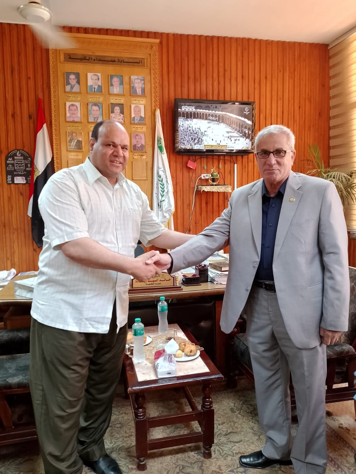 عميد آداب المنوفية يستقبل رئيس لجنة حقوق الإنسان والمواطنة بالمنوفية، ويثمن الجهود المبذولة من منظمات المجتمع المدني لتحقيق التنمية المستدامة