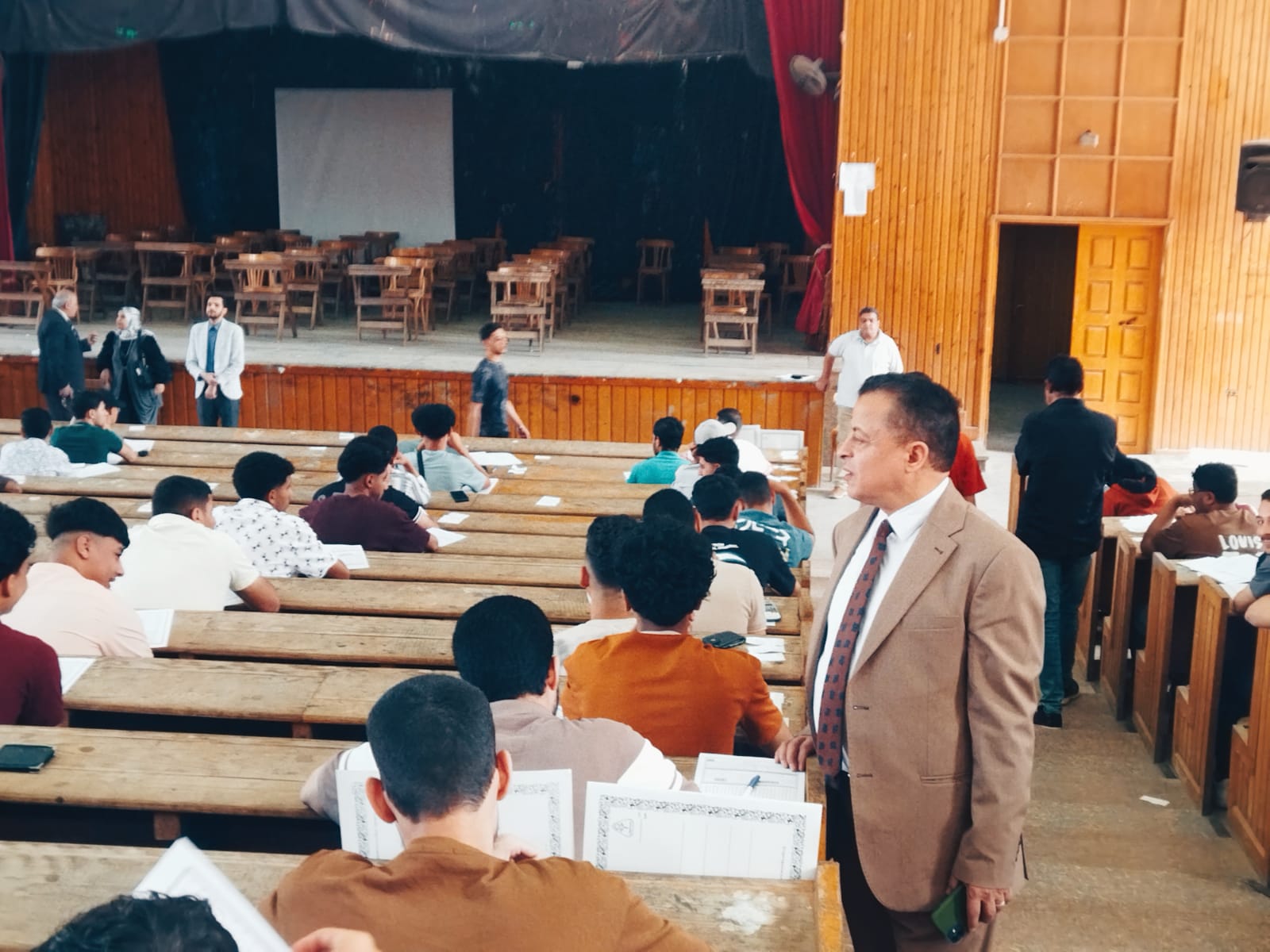 انطلاق امتحانات الفصل الدراسي الثاني بكلية التجارة جامعة المنوفية 