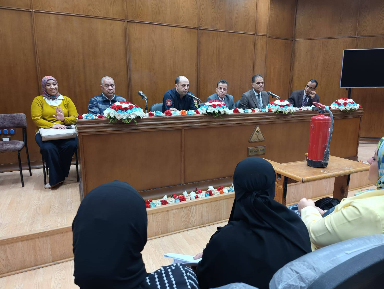 كلية التجارة جامعة المنوفية تنفذ محاكاة إخلاء ناجحة تعزز جاهزيتها لمواجهة الطوارئ