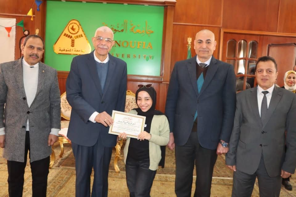 ئيس جامعة المنوفية يكرم أبطال اللقاء الرياضي للأشخاص ذوي الاعاقة والطلاب المثاليين