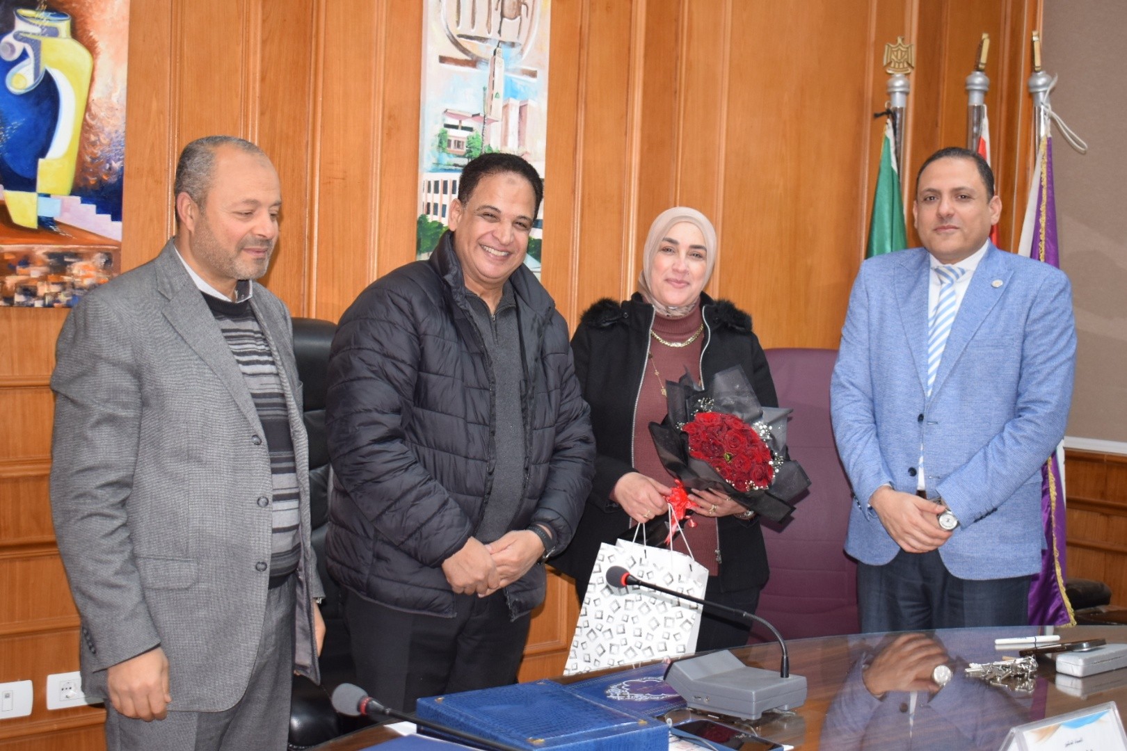 مجلس الكلية يكرم الدكتورة هيام مصطفى لجهودها الكبيرة خلال توليها قطاع التعليم والطلاب بالنوعية...