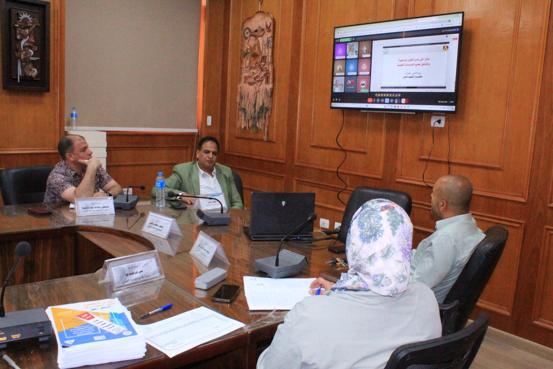 العميد يشارك في اجتماع هيئة الجودة مع عمداء الكليات