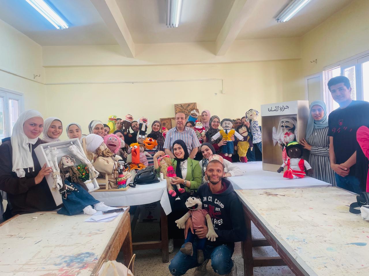 جانب من الأعمال الطلابية للطلاب ذويّ الهمم (فئة الصم وضعاف السمع ) 