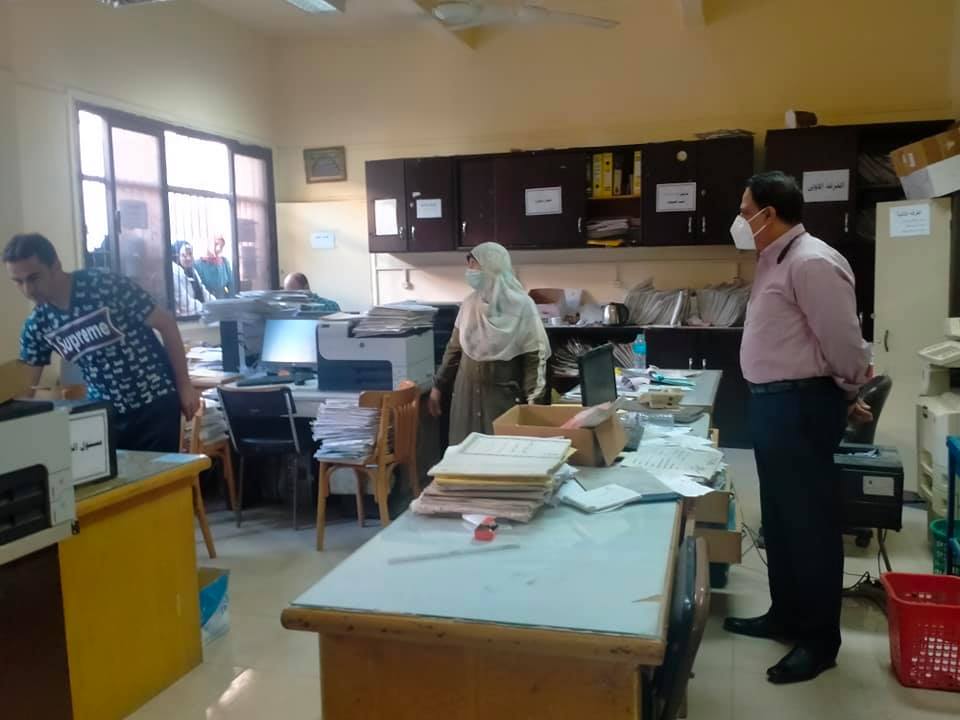 زيدان يتفقد المكاتب الإدارية ويتفقد سير العمل بالنوعية...