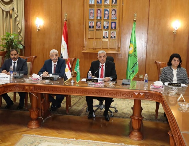رئيس جامعة المنوفية يعقد الاجتماع الشهرى للجنة المنشآت الجامعية ديسمبر 2022