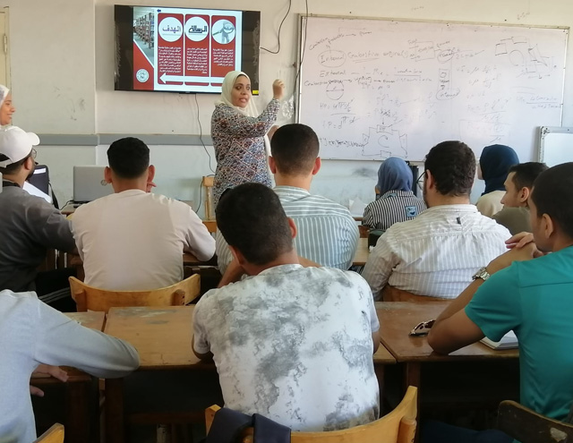 ورشة عمل لتعريف طلاب كلية الهندسة بخدمات مكتبة الكلية الإلكترونية وبنك المعرفة المصري