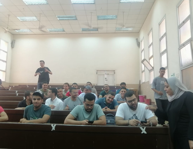 ورشة عمل لتعريف طلاب هندسة الإنتاج بخدمات مكتبة الكلية الإلكترونية وعالم الميتافرس