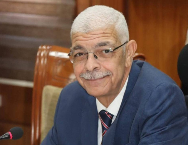 ورشة عمل بكلية الهندسة حول إعداد الخريجين لسوق العمل وصناعة الزجاج تحت رعاية رئيس الجامعة