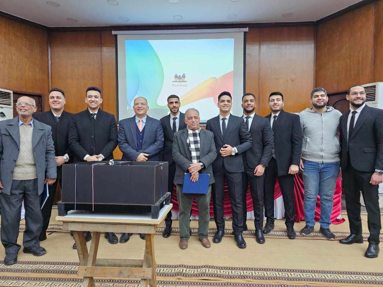  مناقشة مشروعات تخرج طلاب برنامج هندسة الاتصالات والشبكات