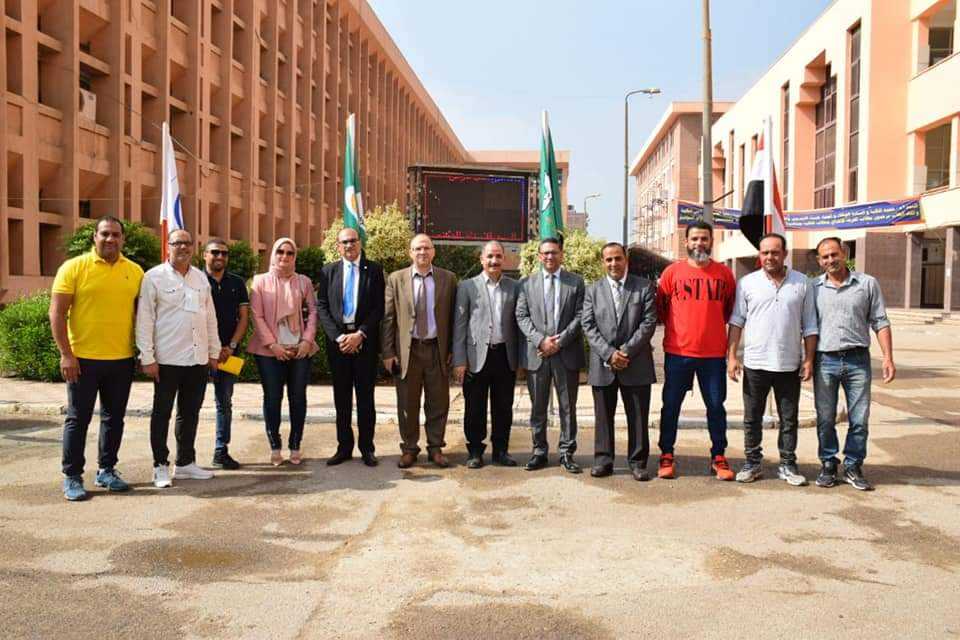 "لجنة تقييم استعدادات الكليات لاستقبال الطلاب"