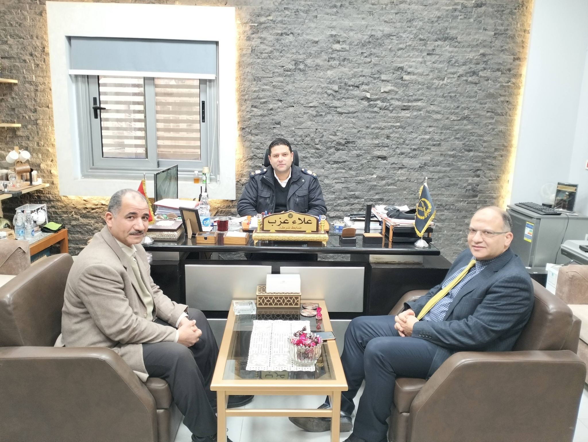 عميد هندسة منوف يهنئ مأمور قسم شرطة منوف