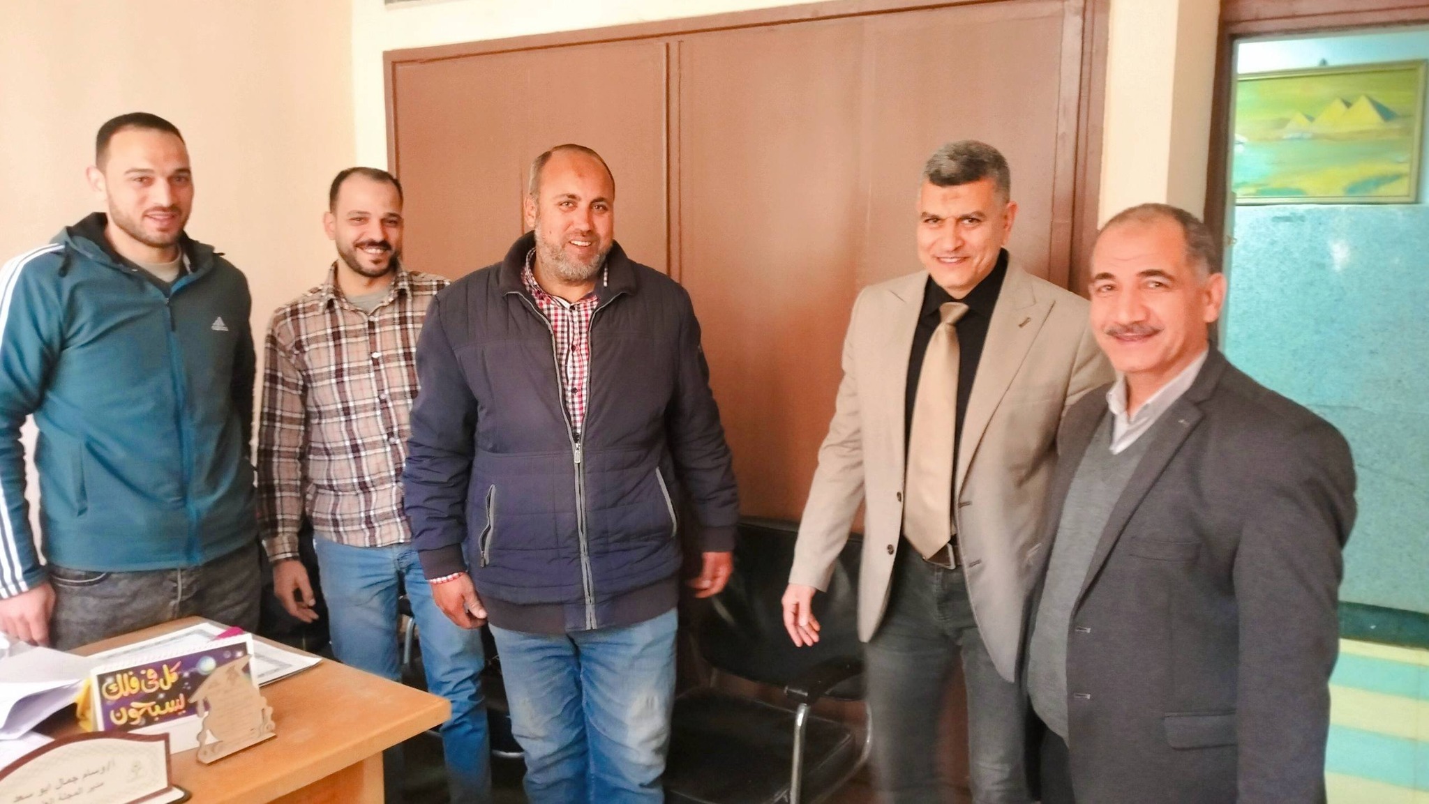 عميد هندسة منوف يتبادل التهاني مع الموظفين