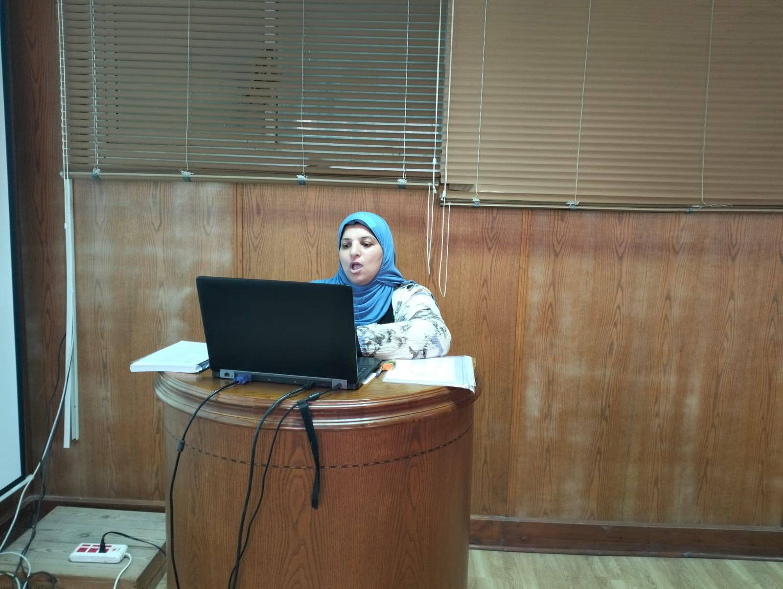 تم اليوم مناقشة  رسالة الدكتوراة المقدمة   من المهندسة / نورا يحيي زكريا الشيخ تحت عنوان " " أشباه الموصلات المغناطيسية المخففة القائمة على أغشية رقيقة من أوكسيد الزنك الثانوي التركيب المطعم التطبيقات الإلكترونيات الدوارة "