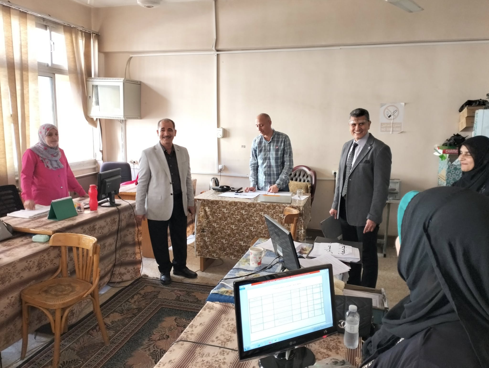 عميد كلية الهندسة الإلكترونية يتفقد الإدارات في جو من الألفة استعدادًا لزيارة هيئة الاعتماد والجودة