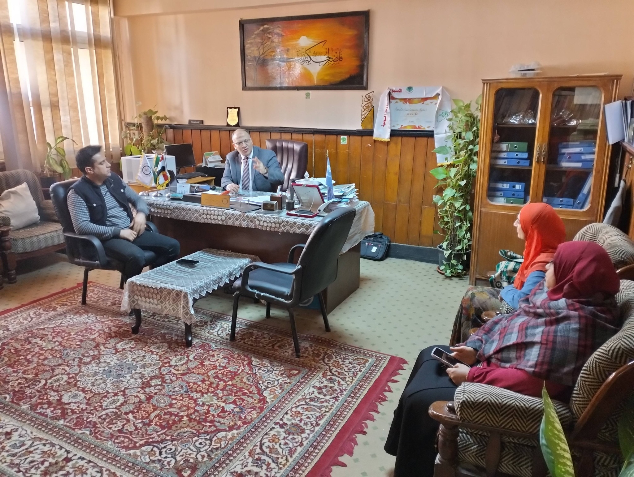 اجتماع بقطاع خدمة المجتمع لإطلاق برامج تدريبية مجانية