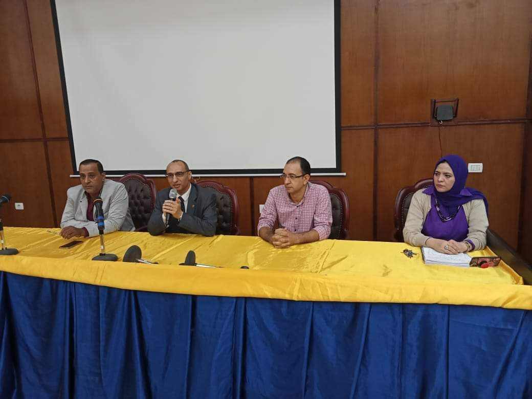 عميد هندسة منوف يجتمع بالسادة موظفي الكلية