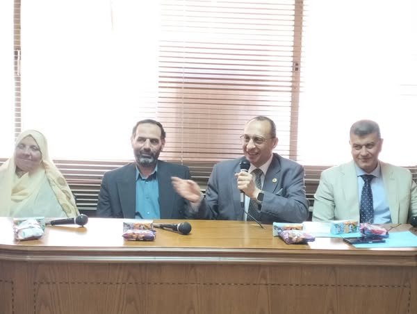 عميد هندسة منوف يكرم الأستاذة منى سليم