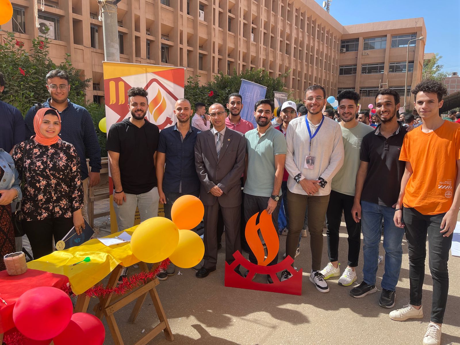 عميد هندسة منوف يتفقد معرض control بالكلية