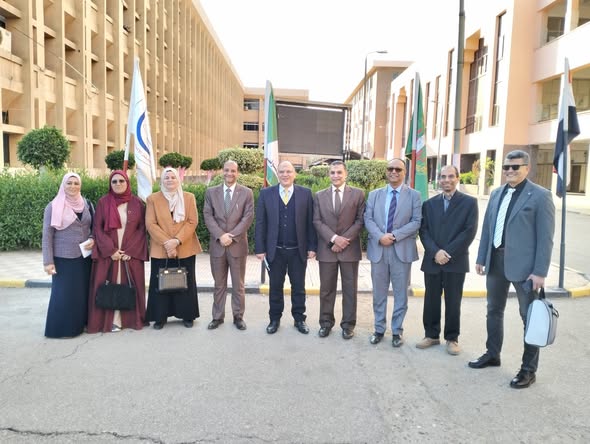 لجنة التميز البيئي تزور كلية الهندسة الإلكترونية 