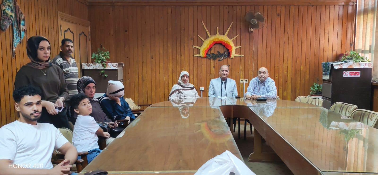 مناقشة مشاريع تخرج الطلبة بالاقسام المختلفه  بكلية الهندسة الالكترونية بمنوف.