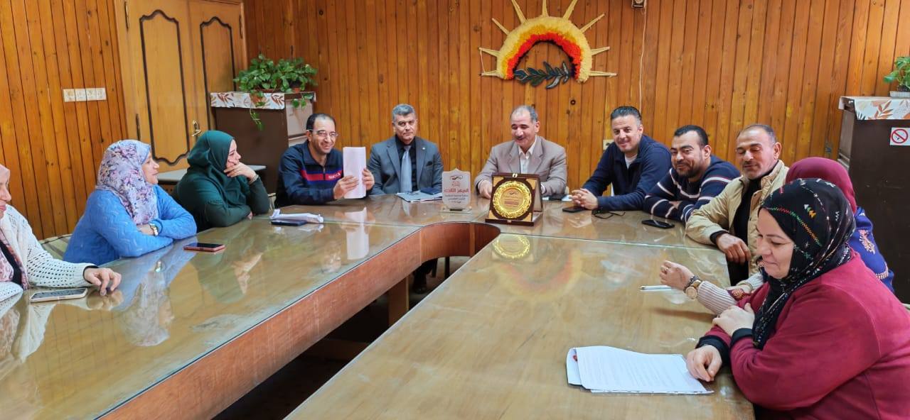 اجتماع عميد الكلية مع فريق التميز الحكومي