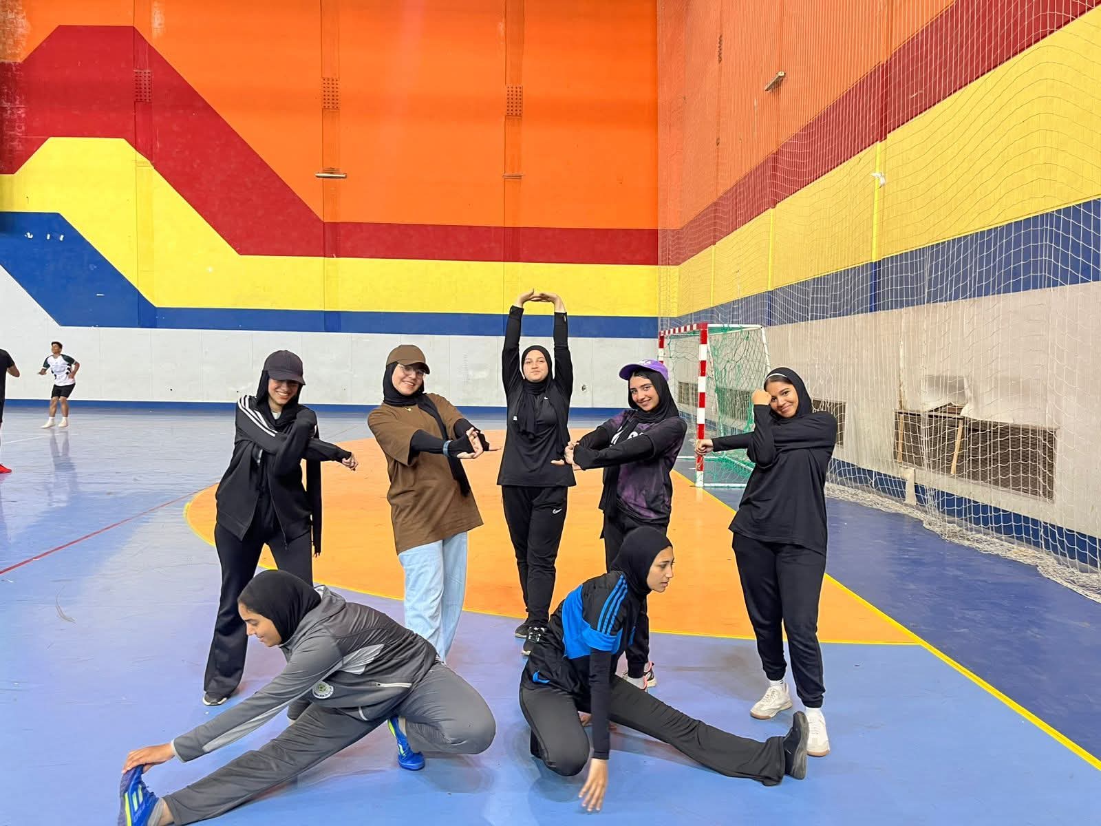 فريق كرة اليد بنات كلية علوم الرياضة