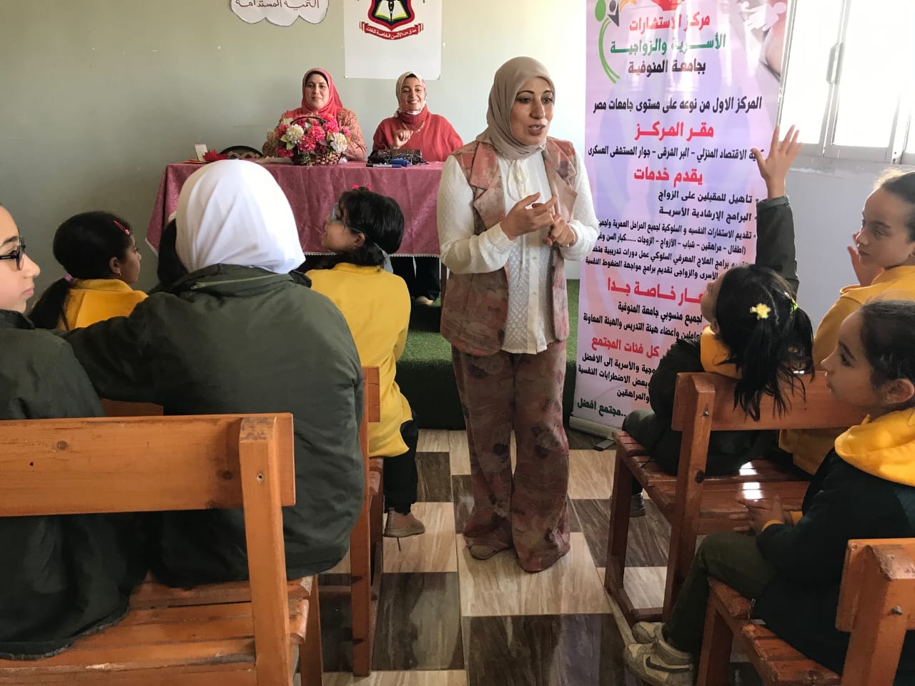 قافلة توعوية إلى مدارس الألسن للغات وتقديم ثلاثة ندوات إرشادية وتطبيقات على أهمية الغذاء الصحي والقياسات الجسمية للطلاب 