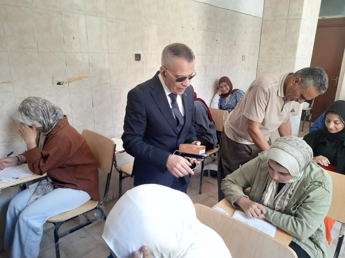جولة تفقدية لعميد كلية الاقتصاد المنزلي لمتابعة انتظام أعمال الامتحانات