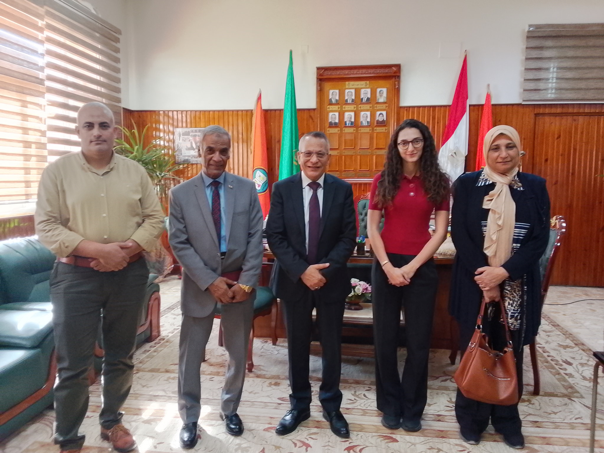 كلية الاقتصاد المنزلي تستقبل وفدًا من شركة نيو جيزة لتصدير الملابس الجاهزة