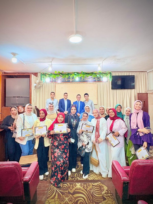 و في إطار حرص الكلية على مواكبة القضايا المستحدثة، نُظمت أمس وحدة الجودة بكلية الحقوق – جامعة المنوفية الندوة العلمية بعنوان: “التداعيات القانونية للذكاء الاصطناعي”