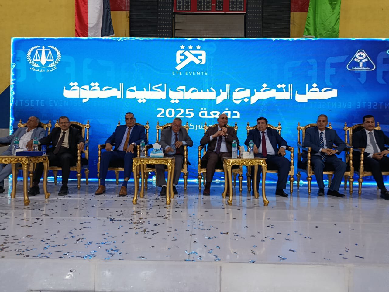 عبدالباري يشهد حفل تخرج طلاب كلية الحقوق