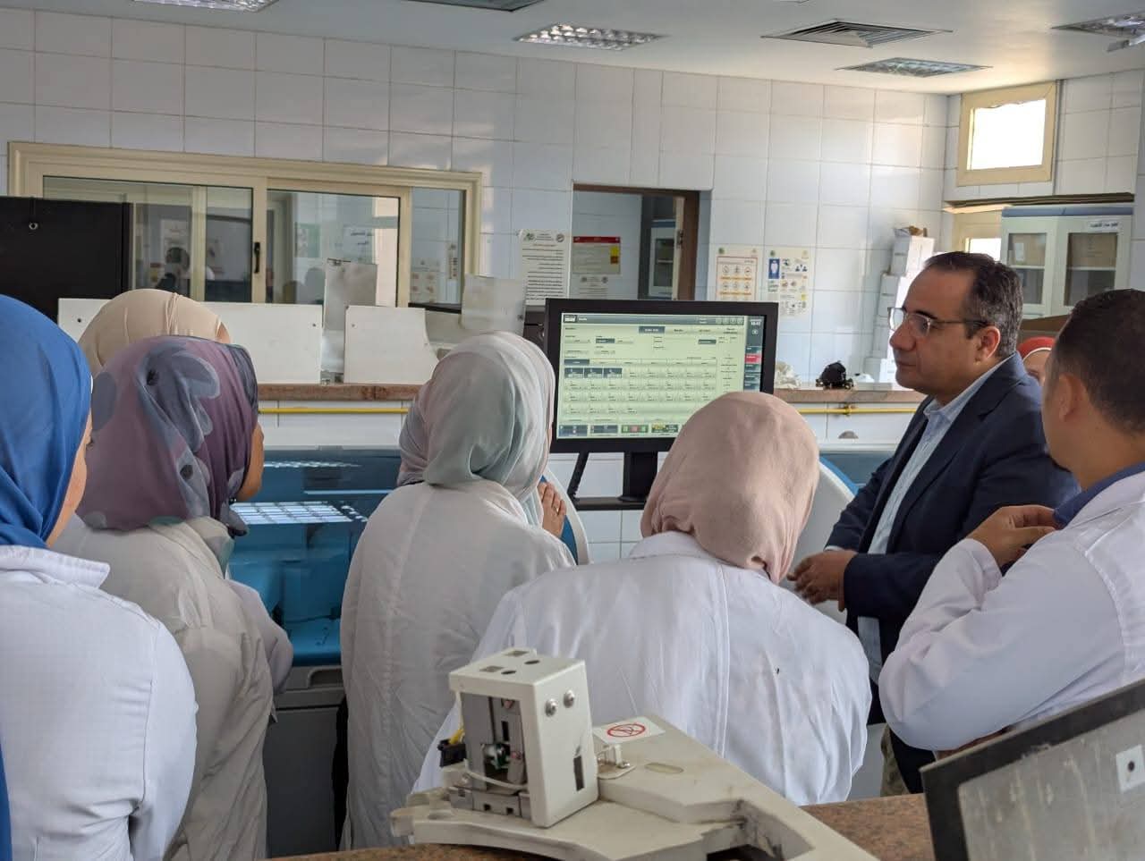 ثورة في التشخيص: معهد الكبد القومي يدشن جهاز "Cobas Pure" لنتائج أدق وأسرع