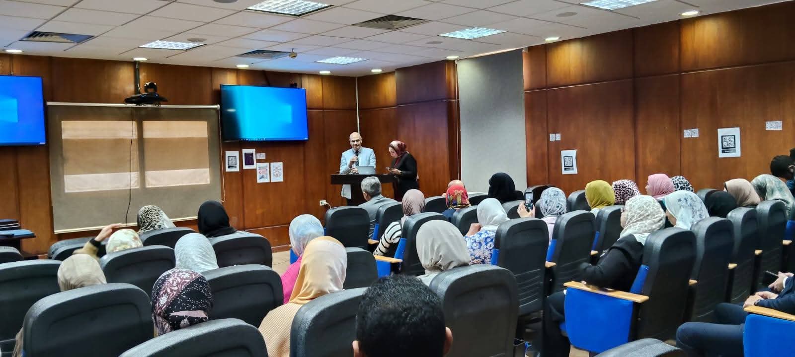 Prof. Dr. Osama Hegazy Commends the Qualitative Advancement of the Clinical Pharmacy Unit at the National Liver Institute