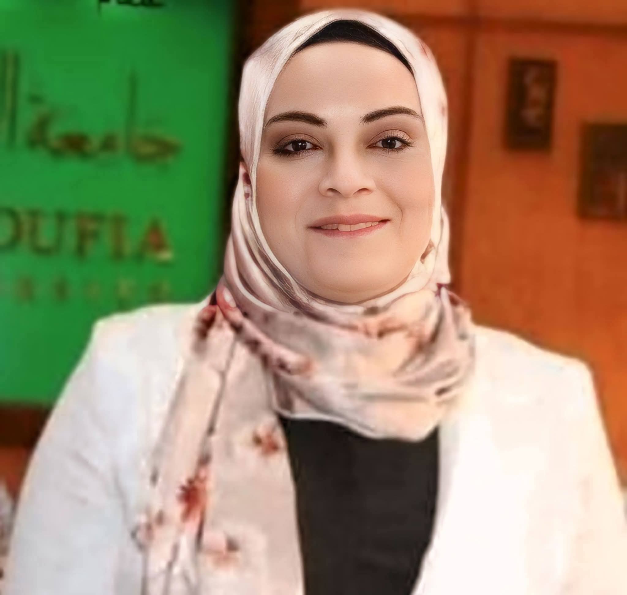 عميد معهد الكبد القومي يهنئ الأستاذة سعاد بيومي لصدور قرار رئيس الجامعة بتعيينها أميناً عاماً لجامعة المنوفية