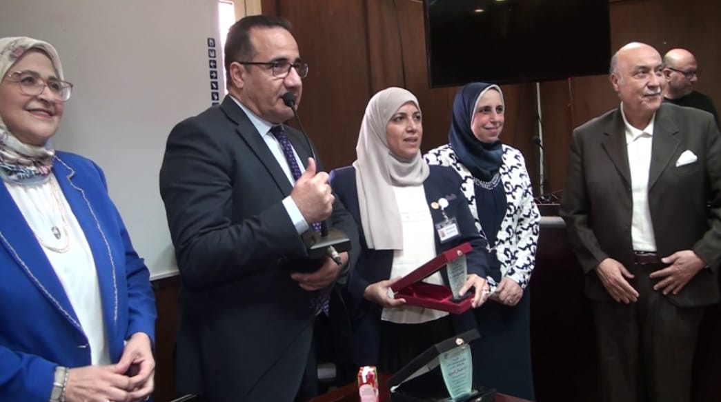 في احتفالية كبرى شهدت حضوراً نخبوياً.. معهد الكبد القومي بجامعة المنوفية يحتفي باليوم العالمي للتمريض ويُكرم متميزيه