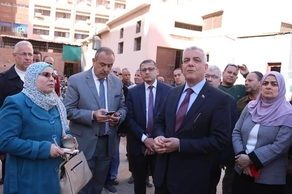 رئيس جامعة المنوفية يتفقد الموقع العام بالمجمع الطبى