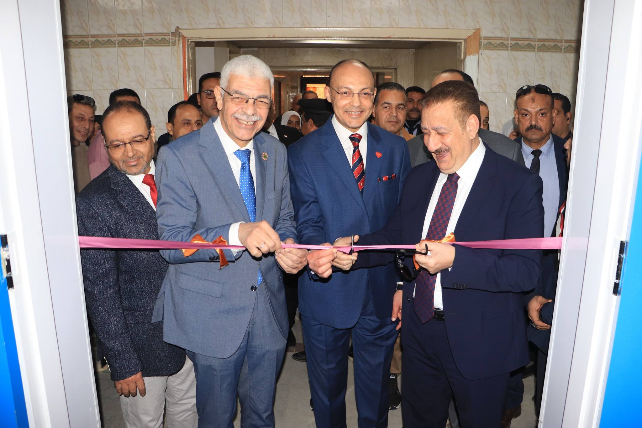  محافظ المنوفية ورئيس الجامعة يفتتحان عدد من الخدمات الطبية بمستشفيات جامعة المنوفية