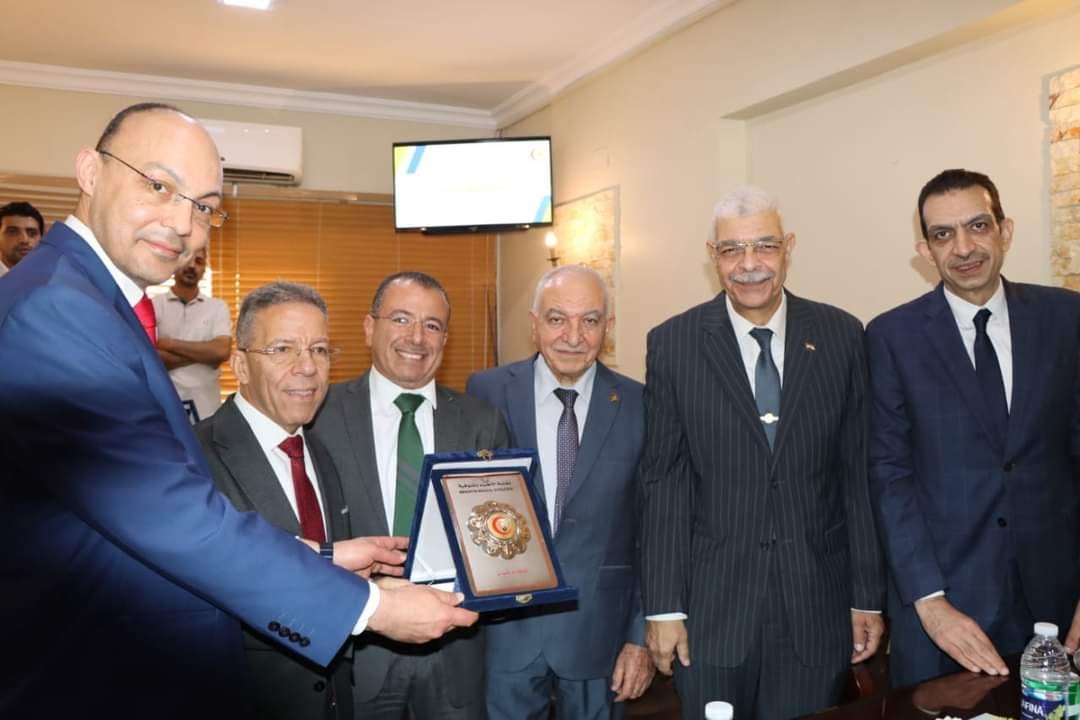 عميد الكلية يحضر حفل تكريم مجلس نقابة الأطباء السابق وتسلم المجلس الجديد مهام عمله