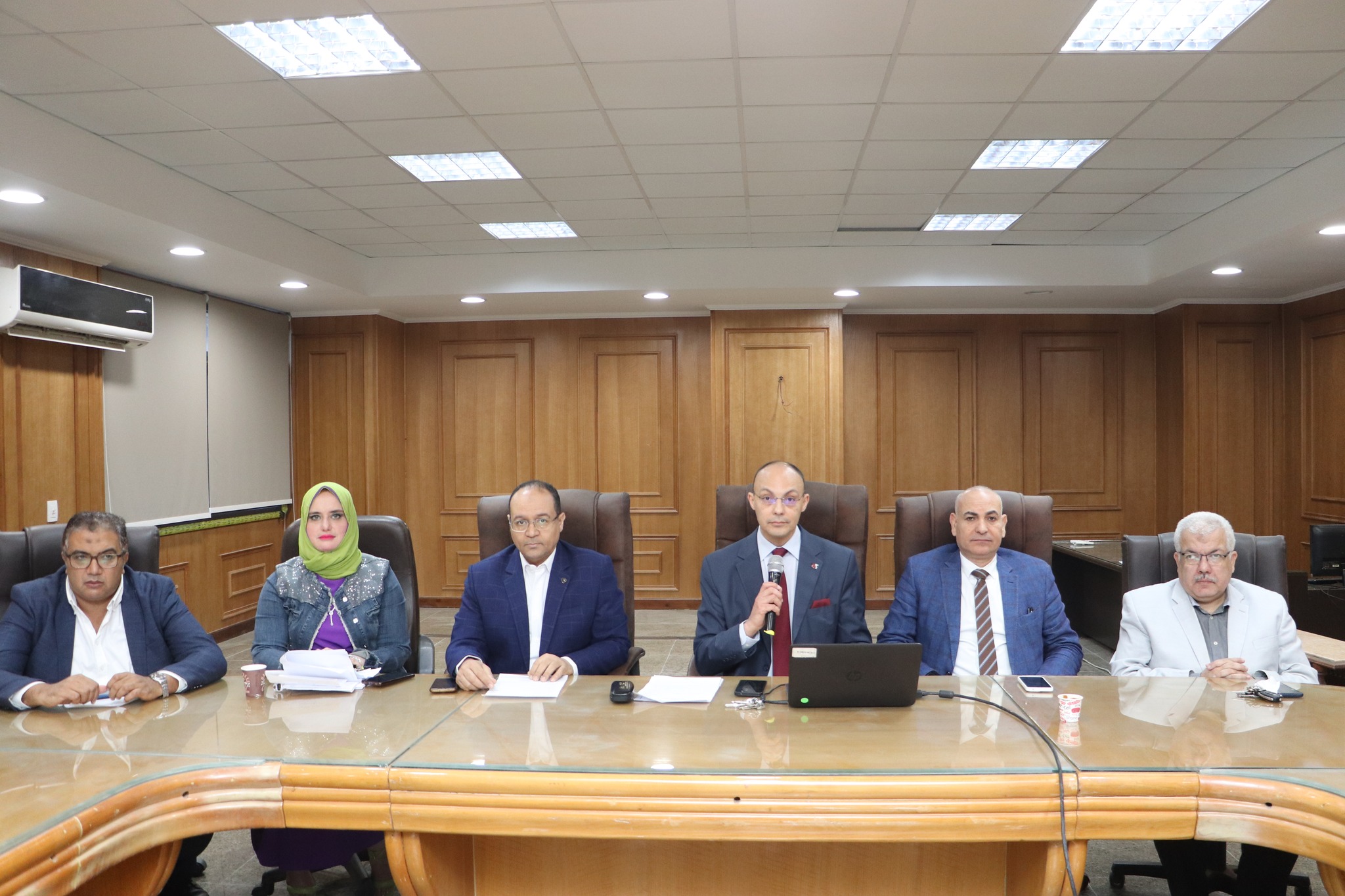 مجلــس إدارة المستشفـيـات الجامعـيــة يعـقـد جلسـتـه الثانيـة للعـام الجامـعـي 2024/2023